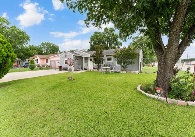 Photo 2 of Single family home for sale at 7051 Hodde St, Dallas, TX 75217 | MLS# 21298564 | Listing updated on 2026-08-26