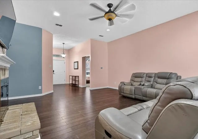 Photo 3 of Single family home for sale at 5400 Turtle River Ct, Fort Worth, TX 76137 | MLS# 21297438 | Listing updated on 2026-08-28