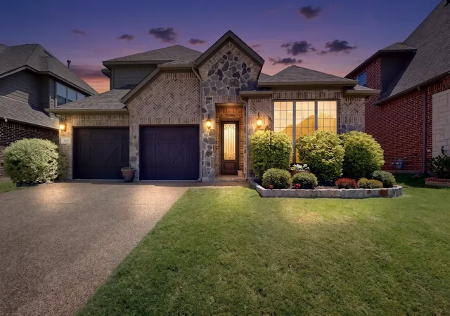3rd image of 428 Balmora Wy, Roanoke, TX 76262 | MLS# 21298516