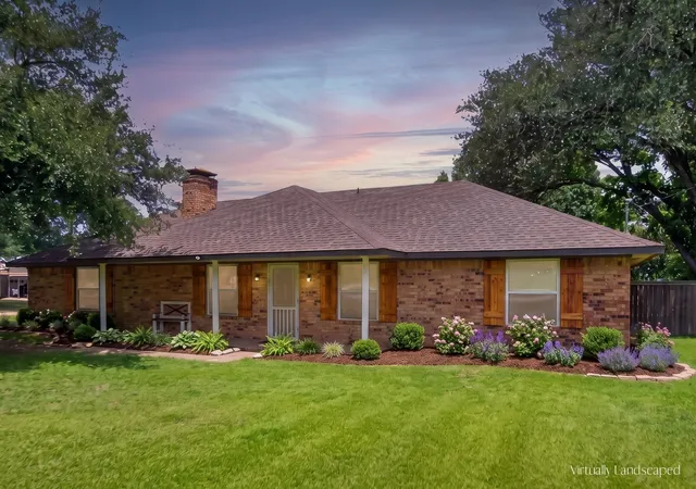 Sale Pending at 709 S Oak St, Van, TX 75790 | MLS# 21298266 | Listing updated on 2026-10-02