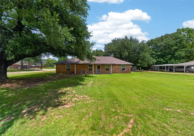 Photo 2 of Sale Pending at 709 S Oak St, Van, TX 75790 | MLS# 21298266 | Listing updated on 2026-10-02