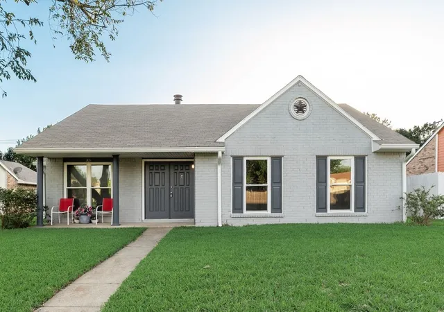 Photo 2 of Sale Pending at 316 Matterhorn St, Cedar Hill, TX 75104 | MLS# 21282164 | Listing updated on 2026-08-31
