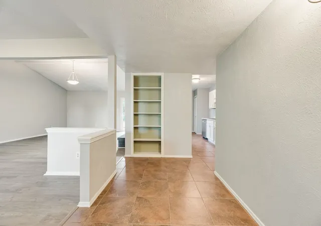 Photo 3 of Sale Pending at 316 Matterhorn St, Cedar Hill, TX 75104 | MLS# 21282164 | Listing updated on 2026-08-31