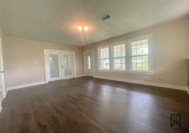 Photo 4 of Single family home for sale at 714 Butler St, Springhill, LA 71075 | MLS# 21297914 | Listing updated on 2026-08-22