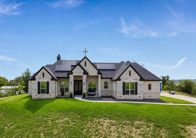2nd image of 248 Scenic Wood Dr, Azle, TX 76020 | MLS# 21298626