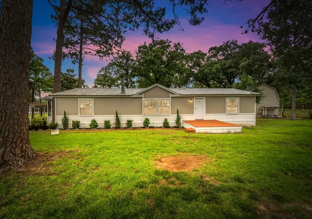 Photo 3 of Manufactured home for sale at 6000 Tranquility Dr, Fort Worth, TX 76140 | MLS# 21298696 | Listing updated on 2026-08-22