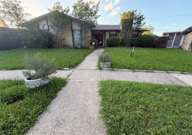 Homes for sale in Carrollton, TX | 1849 Sandy Ridge Ct, Carrollton, TX 75007 | MLS# 21298689