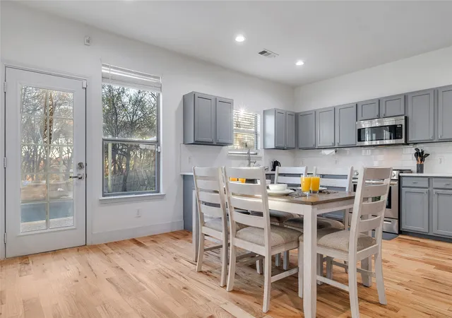 Photo 4 of Single family home for sale at 3869 Pinebluff Ln, Rockwall, TX 75032 | MLS# 21298736 | Listing updated on 2026-08-22