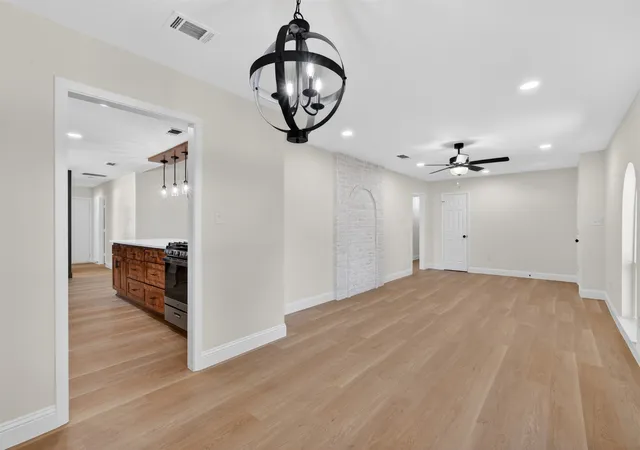 Photo 4 of Sale Pending at 3401 Glenmont Dr, Fort Worth, TX 76133 | MLS# 21288687 | Listing updated on 2026-08-27