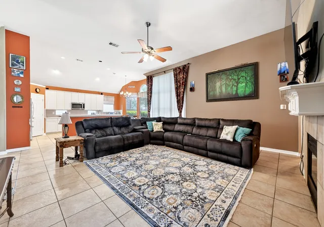 Photo 4 of Sale Pending at 9217 Royal Burgess Dr, Rowlett, TX 75089 | MLS# 21298774 | Listing updated on 2026-08-26