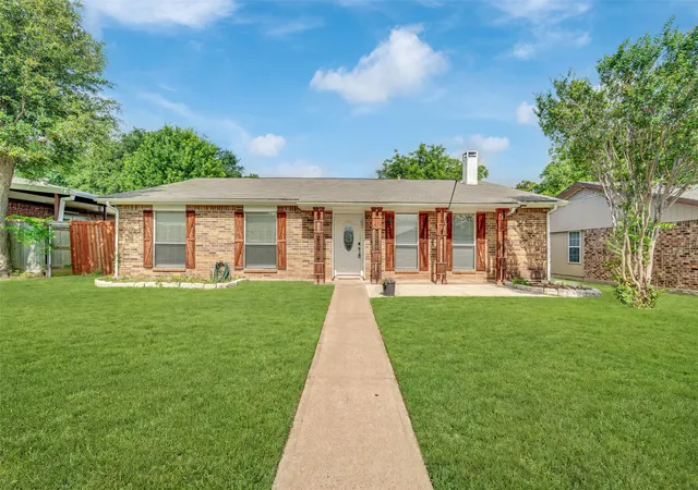 Homes for sale in Garland, TX | 5517 Wyrick Ln, Garland, TX 75044 | MLS# 21290431