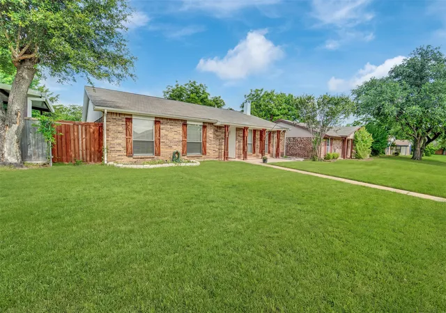Homes for sale in Garland, TX | 5517 Wyrick Ln, Garland, TX 75044 | MLS# 21290431