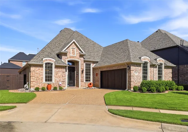 Homes for sale in Colleyville, TX | 5931 Crescent Ln, Colleyville, TX 76034 | MLS# 21296490