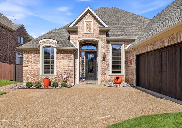 Homes for sale in Colleyville, TX | 5931 Crescent Ln, Colleyville, TX 76034 | MLS# 21296490