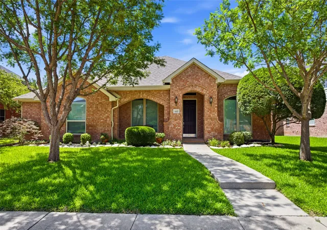 Photo 2 of Sale Pending at 416 Shady Valley Dr, Allen, TX 75002 | MLS# 21297623 | Listing updated on 2026-08-27