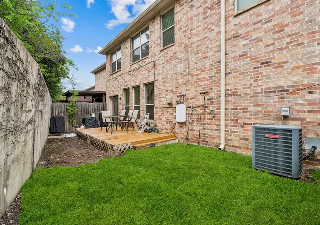 Homes for sale in Carrollton, TX | 2117 Parkview, Carrollton, TX 75006 | MLS# 21296719