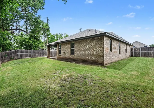 Homes for sale in Springtown, TX | 977 Sam St, Springtown, TX 76082 | MLS# 21294977