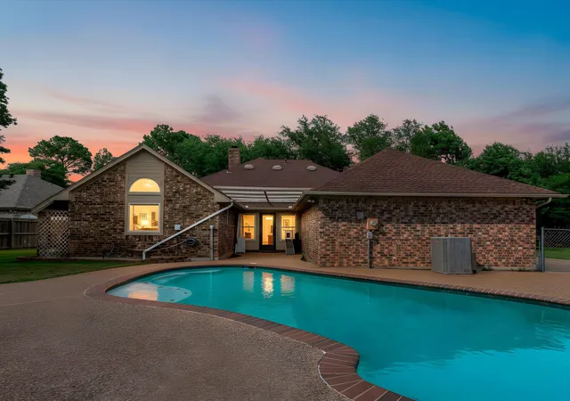 Photo 1 of Single family home for sale at 102 Kings Pl, Joshua, TX 76058 | MLS# 21297349 | Listing updated on 2026-08-25