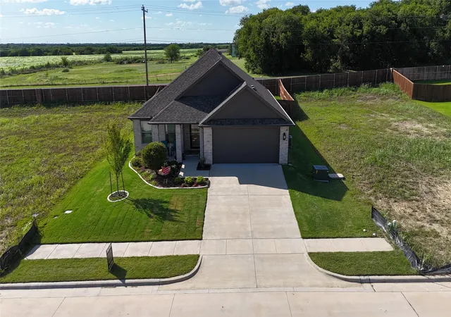 Homes for sale in Venus, TX | 1904 Daybreak Dr, Venus, TX 76009 | MLS# 21297664