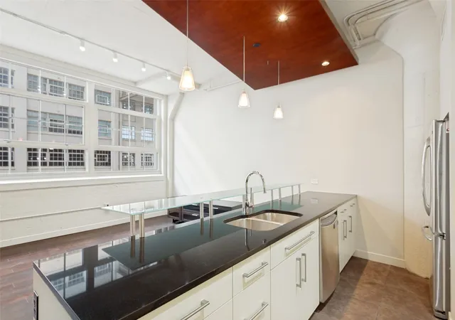 Photo 3 of Condo for sale at 2600 W 7Th St #1311, Fort Worth, TX 76107 | MLS# 21298181 | Listing updated on 2026-08-22