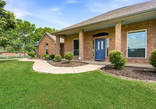 2nd image of 2717 Aston Meadows Dr, Haslet, TX 76052 | MLS# 21291958