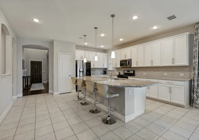 Photo 4 of Single family home for sale at 1005 Pinnacle Breeze Dr, Haslet, TX 76052 | MLS# 21296980 | Listing updated on 2026-09-19