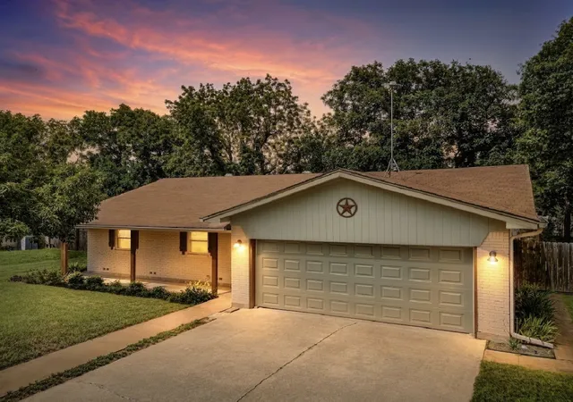 Homes for sale in Clifton, TX | 806 S Avenue O, Clifton, TX 76634 | MLS# 21298897
