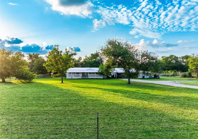 Photo 2 of Manufactured home for sale at 5401 E Cheryl Ln, Kaufman, TX 75142 | MLS# 21298900 | Listing updated on 2026-09-22