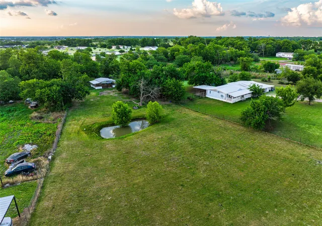 Photo 4 of Manufactured home for sale at 5401 E Cheryl Ln, Kaufman, TX 75142 | MLS# 21298900 | Listing updated on 2026-09-22
