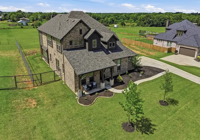Homes for sale in Whitesboro, TX | 864 Shadow Valley Rd, Whitesboro, TX 76273 | MLS# 21298299