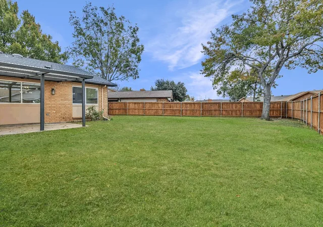 Homes for sale in Carrollton, TX | 1912 Primrose, Carrollton, TX 75007 | MLS# 21296505