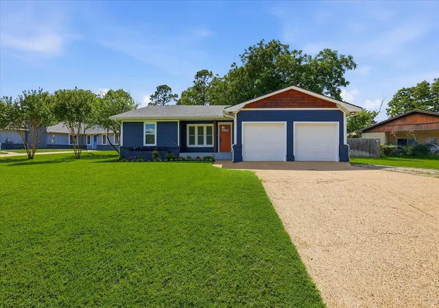 Homes for sale in Keene, TX | 401 W Hillcrest St, Keene, TX 76059 | MLS# 21298785