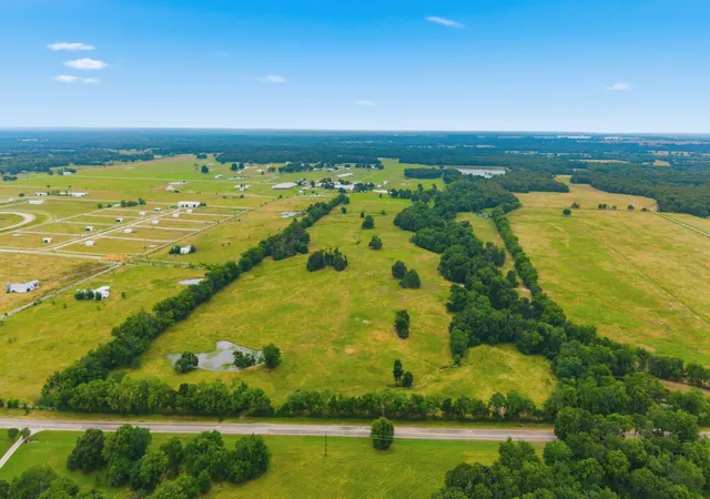 Photo 4 of House for sale at 4509 Diamond D Rd, Lone Oak, TX 75453 | MLS# 21299044 | Listing updated on 2026-08-04