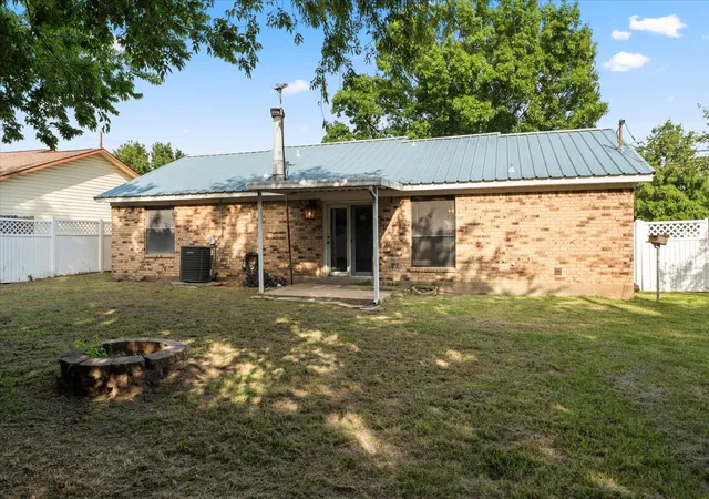 Homes for sale in Mabank, TX | 119 Mcanally Dr, Mabank, TX 75147 | MLS# 21299086
