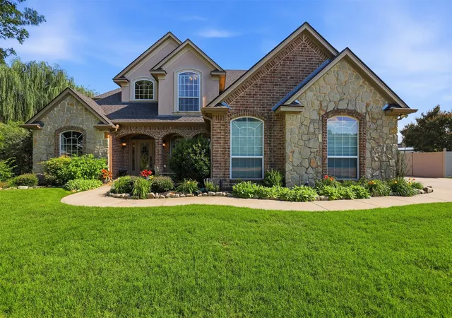 1st image of 109 Palomino, Shady Shores, TX 76208 | MLS# 21299139