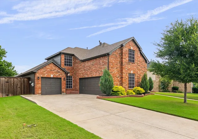 Homes for sale in Highland Village, TX | 4128 Amhurst Dr, Highland Village, TX 75077 | MLS# 21297299
