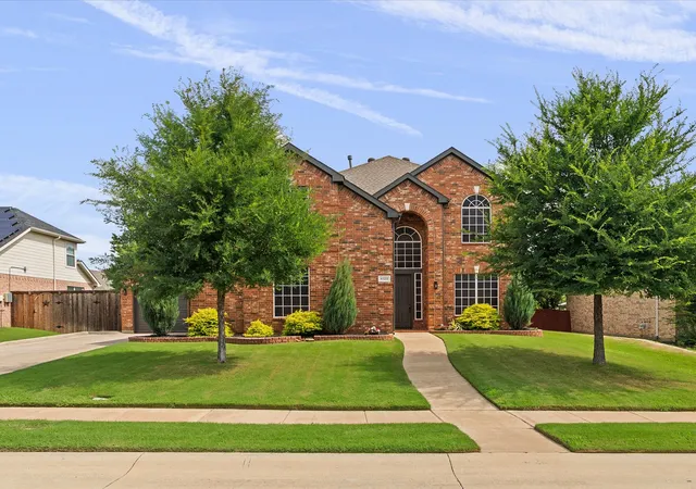 Homes for sale in Highland Village, TX | 4128 Amhurst Dr, Highland Village, TX 75077 | MLS# 21297299