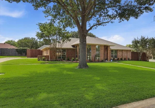 Homes for sale in Highland Village, TX | 490 Spruce Dr, Highland Village, TX 75077 | MLS# 21295303