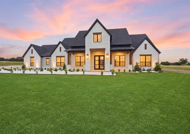 Photo 1 of Single family home for sale at 1024 Ranch Vista Rd, Granbury, TX 76049 | MLS# 21281294 | Listing updated on 2026-09-19
