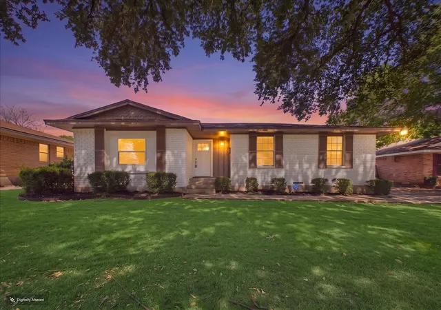 Photo 1 of Single family home for sale at 1211 Robin Glen Dr, Dallas, TX 75232 | MLS# 21298780 | Listing updated on 2026-09-23