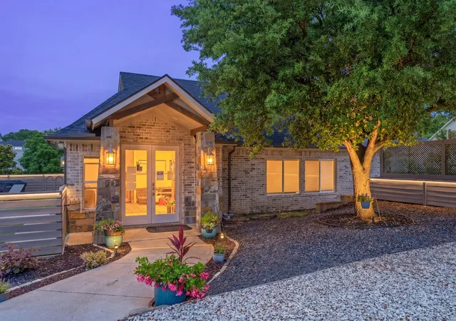Photo 3 of Single family home for sale at 10390 Ridgecrest St, Frisco, TX 75033 | MLS# 21296170 | Listing updated on 2026-08-23