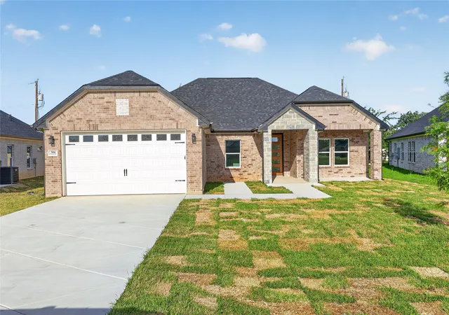 Homes for sale in Gun Barrel City, TX | 306 Backlash Dr, Gun Barrel City, TX 75156 | MLS# 21298721