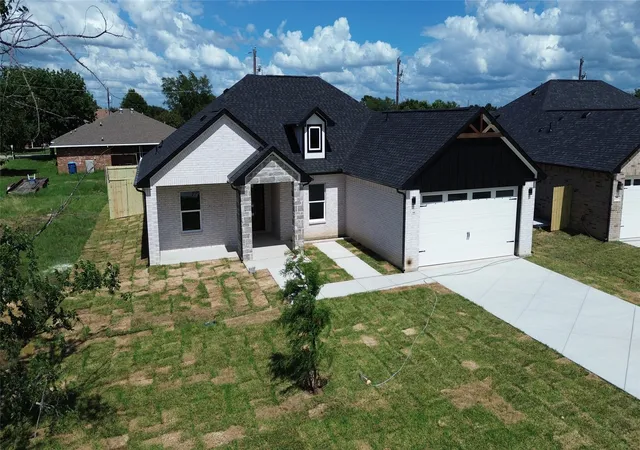 Homes for sale in Gun Barrel City, TX | 308 Backlash Dr, Gun Barrel City, TX 75156 | MLS# 21298741