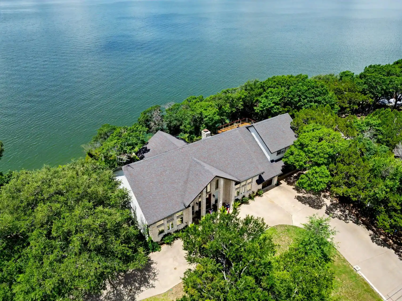 Photo 1 of Single family home for sale at 131 Live Oak Dr, Whitney, TX 76692 | MLS# 21298854 | Listing updated on 2026-10-16