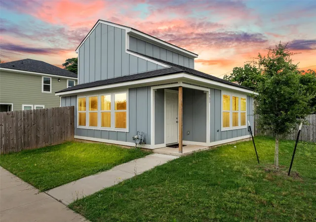 Photo 1 of Multi family home for sale at 700 Hines Ave, Waco, TX 76706 | MLS# 21298961 | Listing updated on 2026-08-22