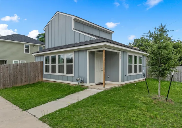 Photo 2 of Multi family home for sale at 700 Hines Ave, Waco, TX 76706 | MLS# 21298961 | Listing updated on 2026-08-22