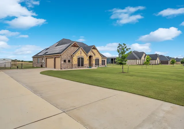 Homes for sale in Sanger, TX | 12305 Metz Rd, Sanger, TX 76266 | MLS# 21298593