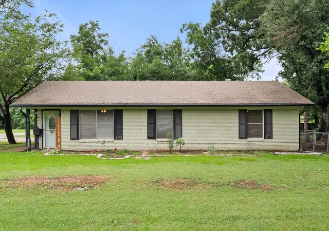 Homes for sale in Corsicana, TX | 2322 W 1st Ave, Corsicana, TX 75110 | MLS# 21299238