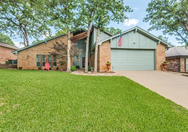 Homes for sale in Bedford, TX | 3025 Pecan Cir, Bedford, TX 76021 | MLS# 21298576
