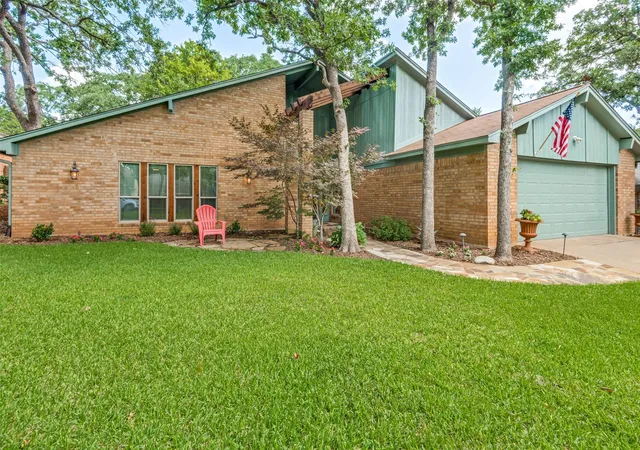 Homes for sale in Bedford, TX | 3025 Pecan Cir, Bedford, TX 76021 | MLS# 21298576